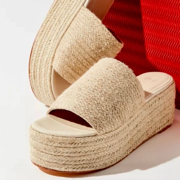 NEW in Box - Urban Outfitters Angie Espradille Platform Sandals Size 7 - Picture 1 of 4